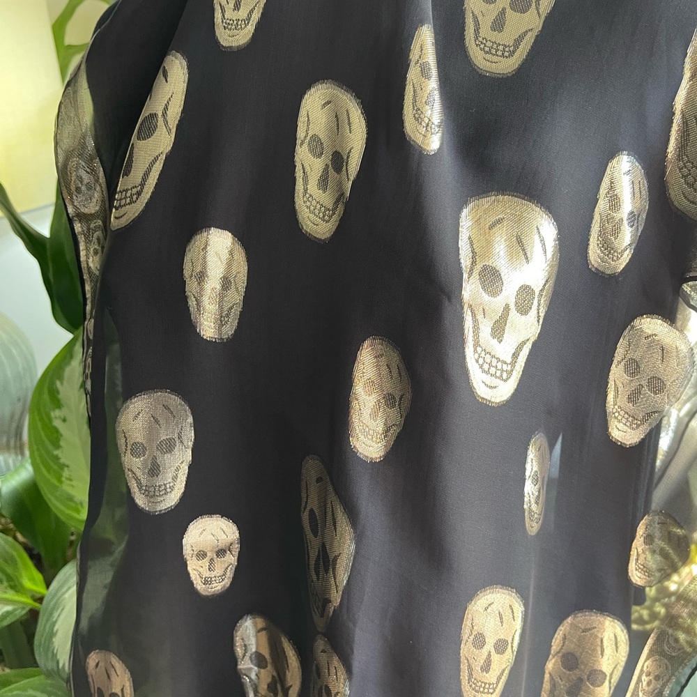 🎃🎃🎃👻💀🎃🎃🎃Alexander McQueen Silk Wrap/Shawl Scarf.🎃🎃🎃👻💀🎃🎃🎃